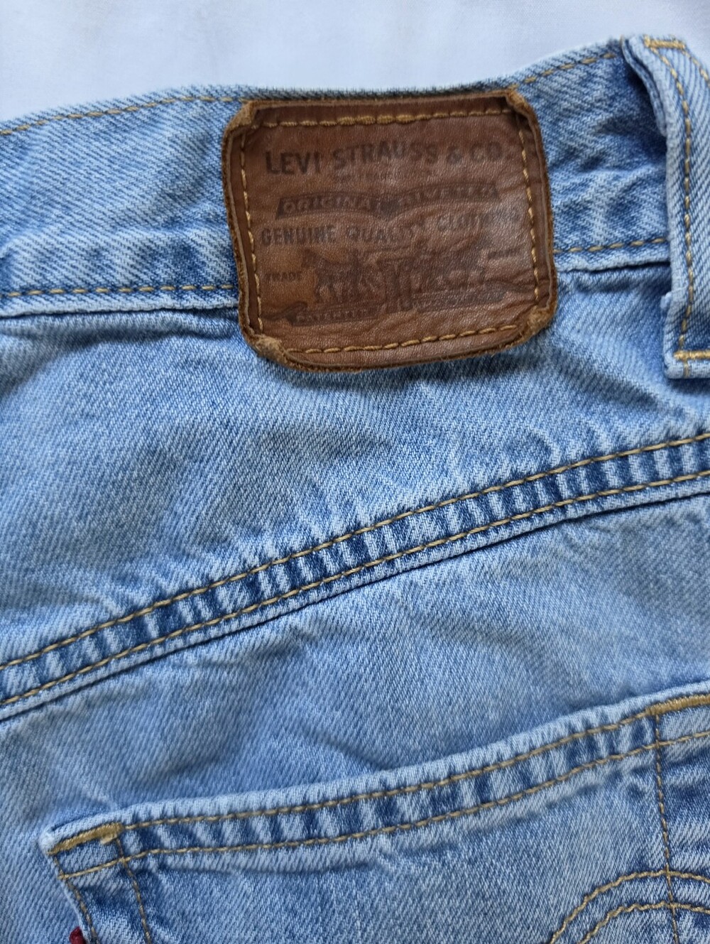 Levi's 80's Balloon Leg Vintage-Style Jeans - Picture 3 of 8